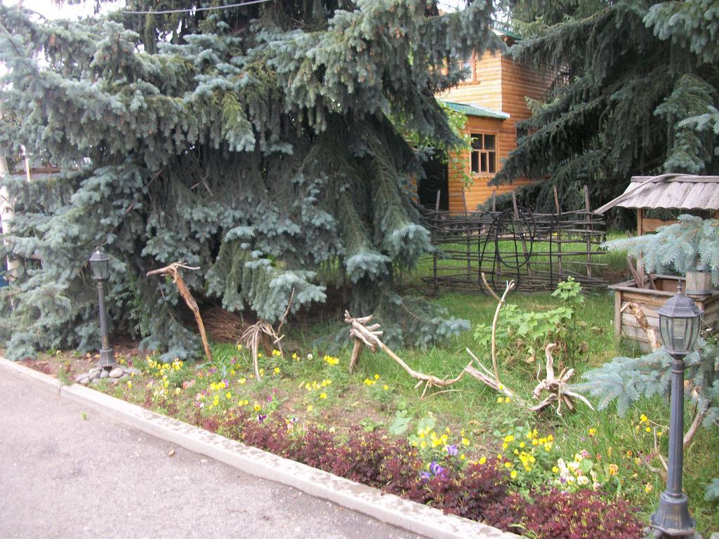 Hotel Enirest Karakol Exteriér fotografie