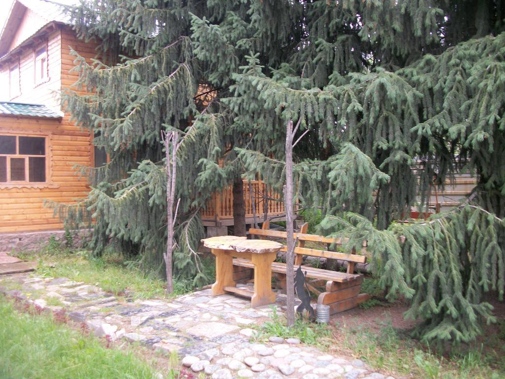 Hotel Enirest Karakol Exteriér fotografie