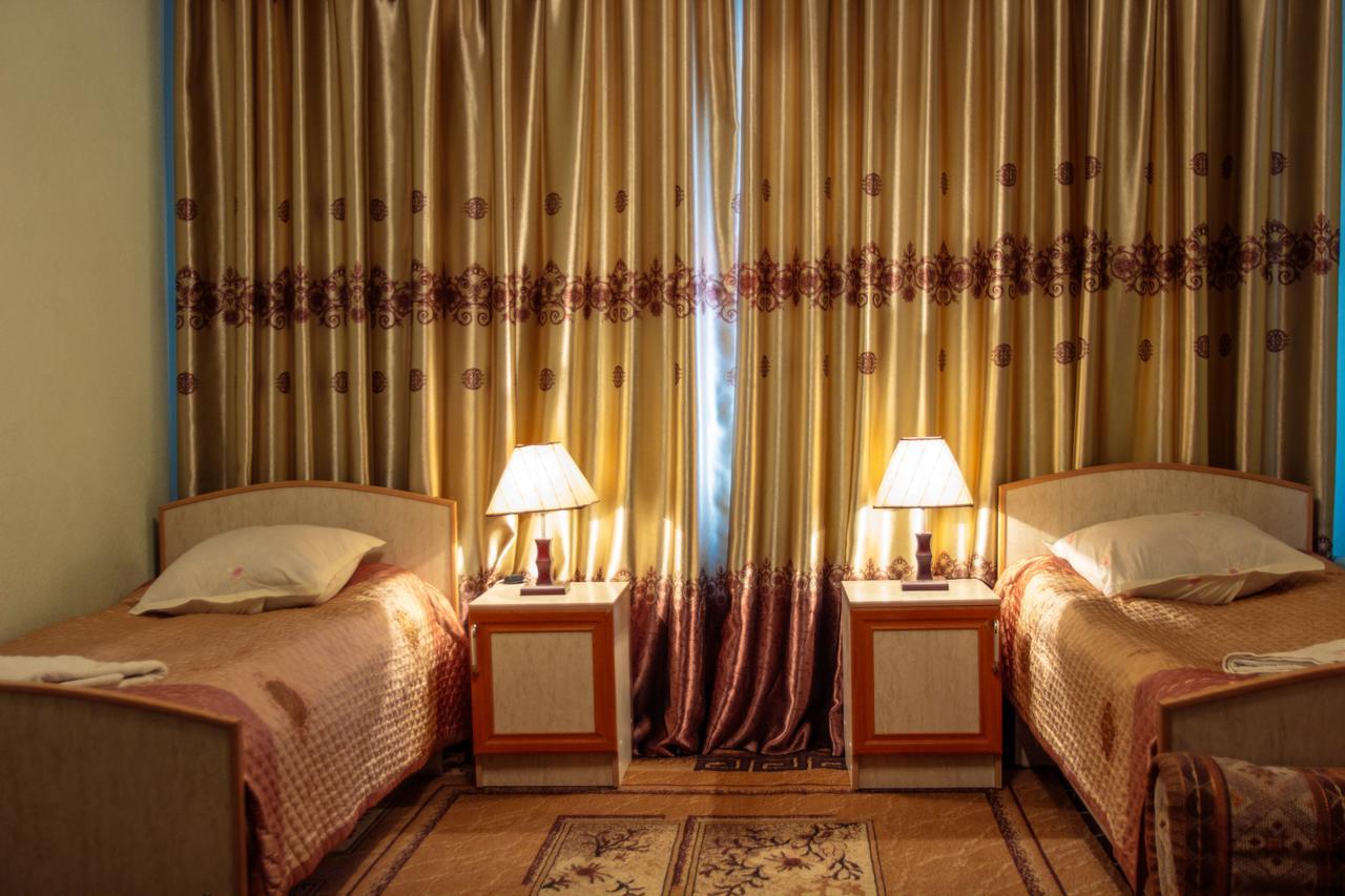 Hotel Enirest Karakol Exteriér fotografie